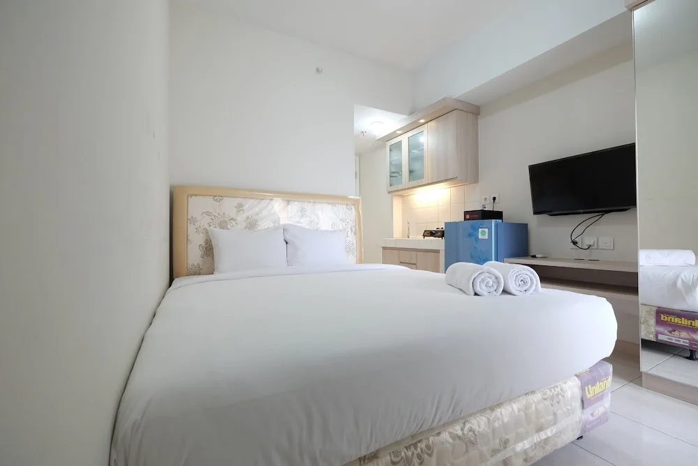 Minimalist Studio Room at The Springlake Apartment Sumarecon Bekasi