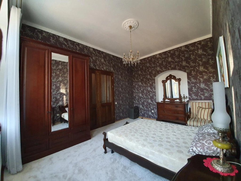 Apartamenti u Sheval'є.