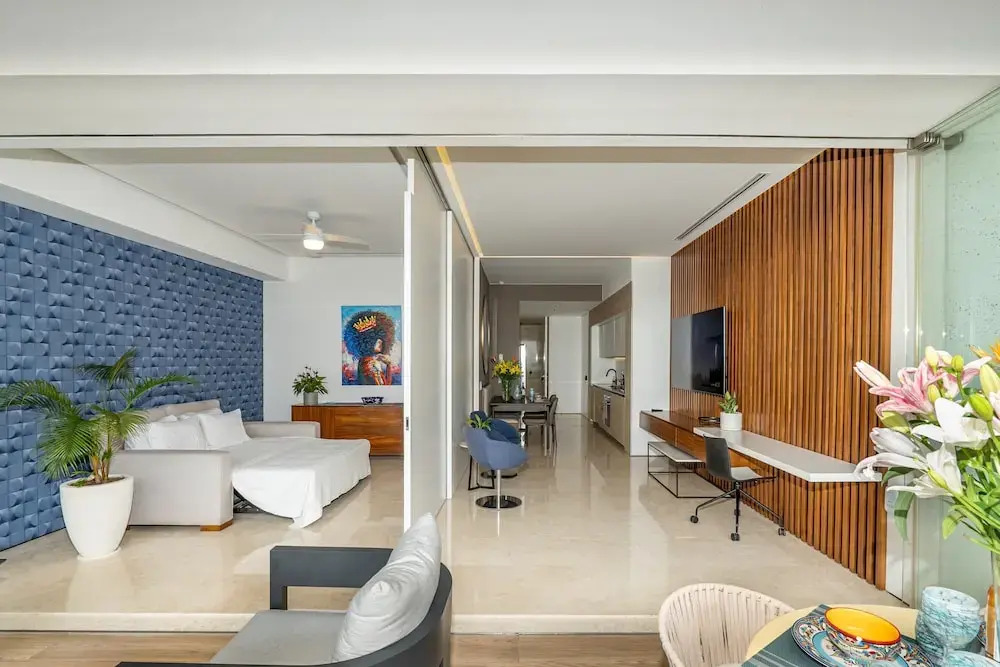 Soho PV Stunning Views Luxury Heated Rooftop Pool