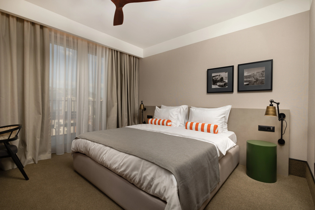 Infinity Hotel & More
