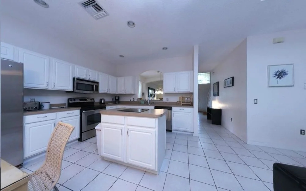 Lake Berkley Resort 1003 - Seven Bedroom Villa with Private Pool