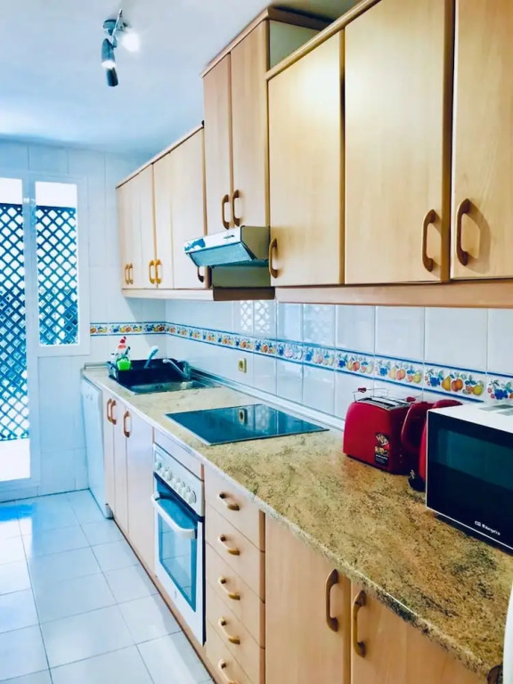 Leisure Joy Nueva Andalucia by Rafleys - Beautiful Newly Refurbished 2BR Garden Suite in Lorcrimar