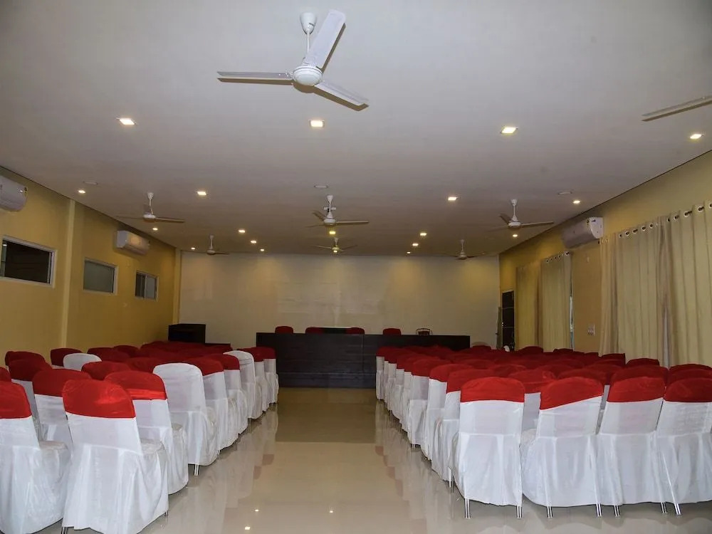 OYO 16381 Htl Shivani