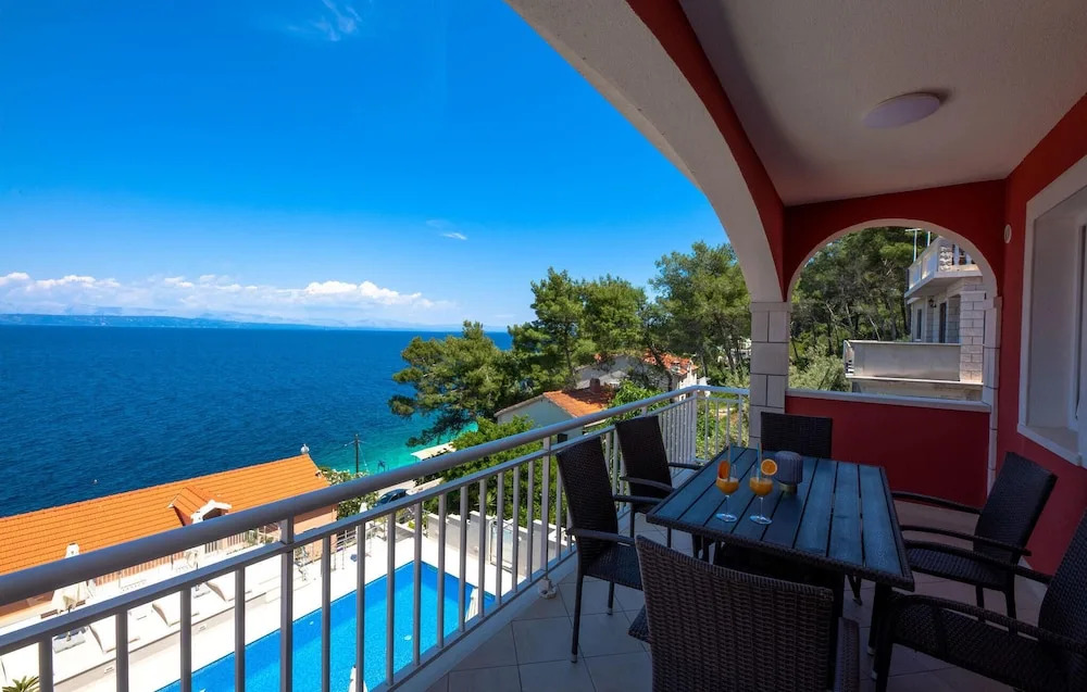 Stunning Home in Prigradica With Wifi and 2 Bedrooms