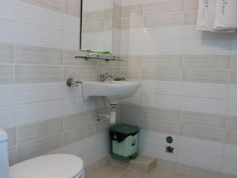 Quang Nhat Hotel