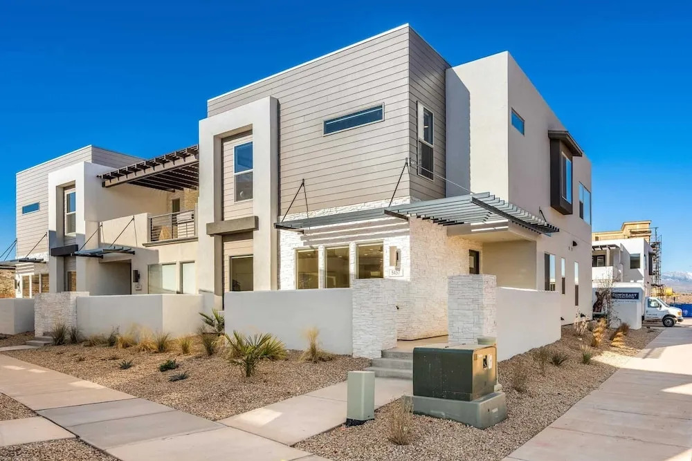 Somewhere On A Beach 5 Bedroom Townhouse