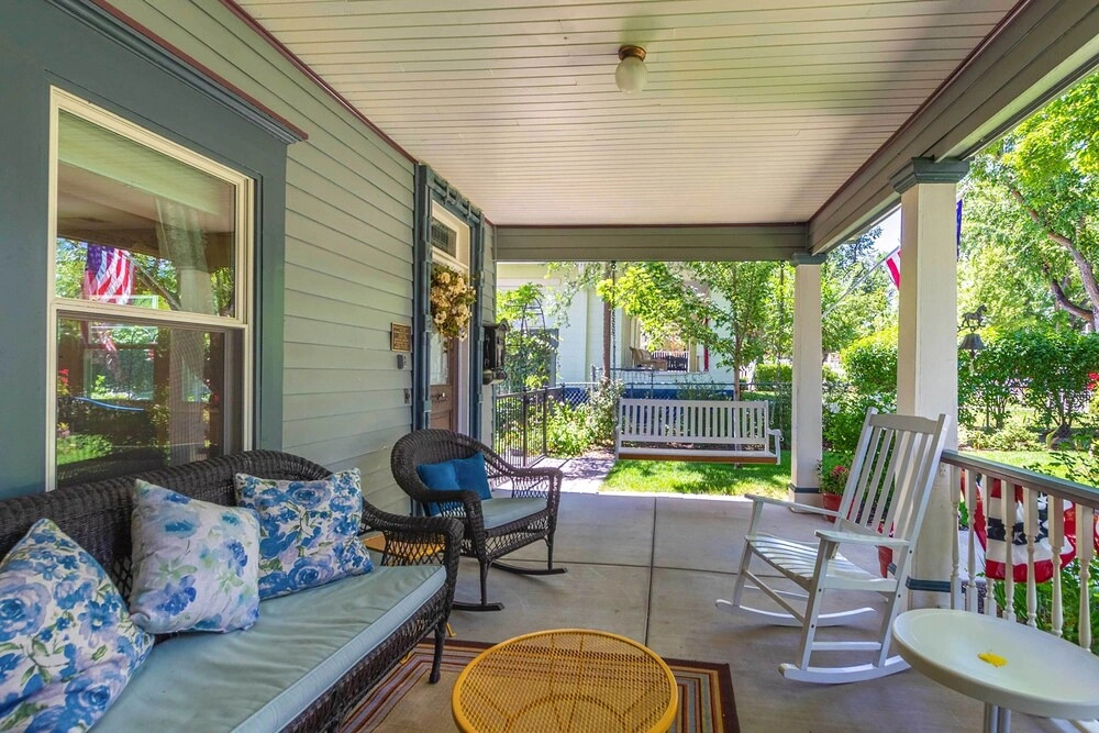 Walk to Dtwn: Historic Prescott Home w/ Yard!
