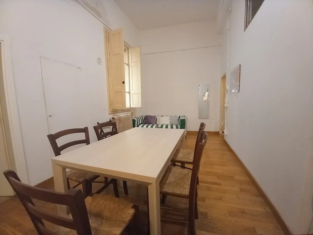 Cavour 46 First in Firenze