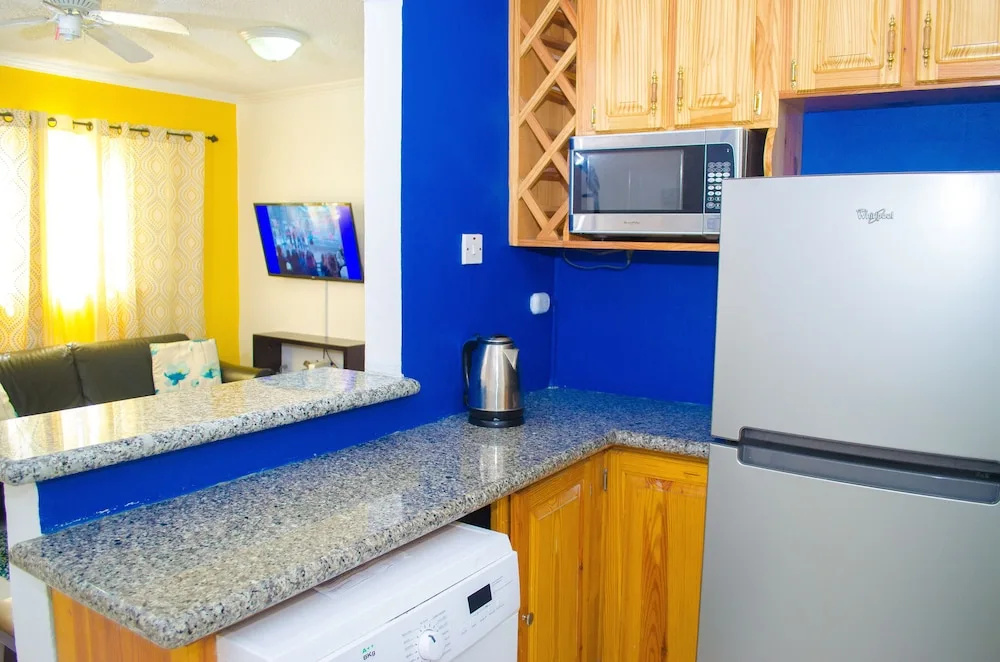 Oakland Guest Apartments