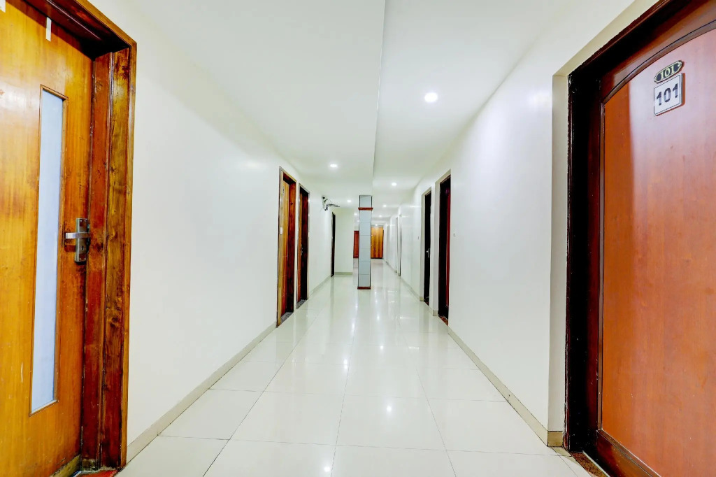 OYO 77491 Hotel Shreenath
