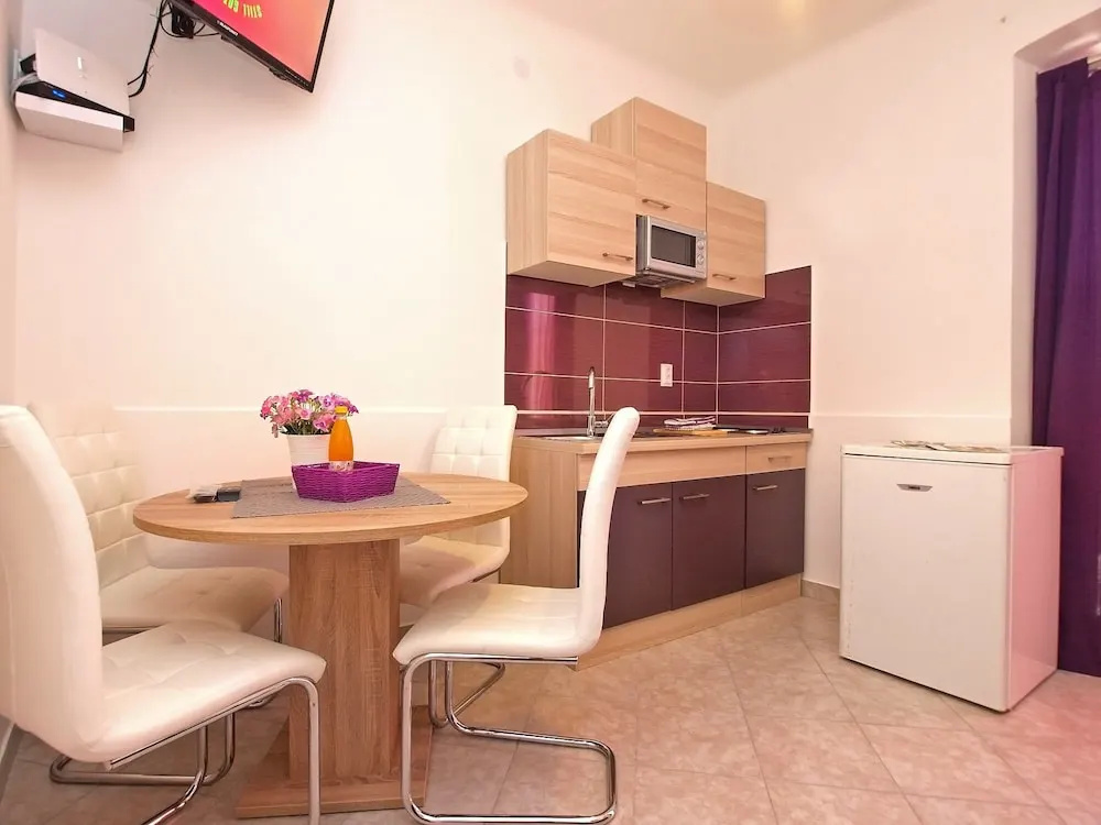 Apartment 1380