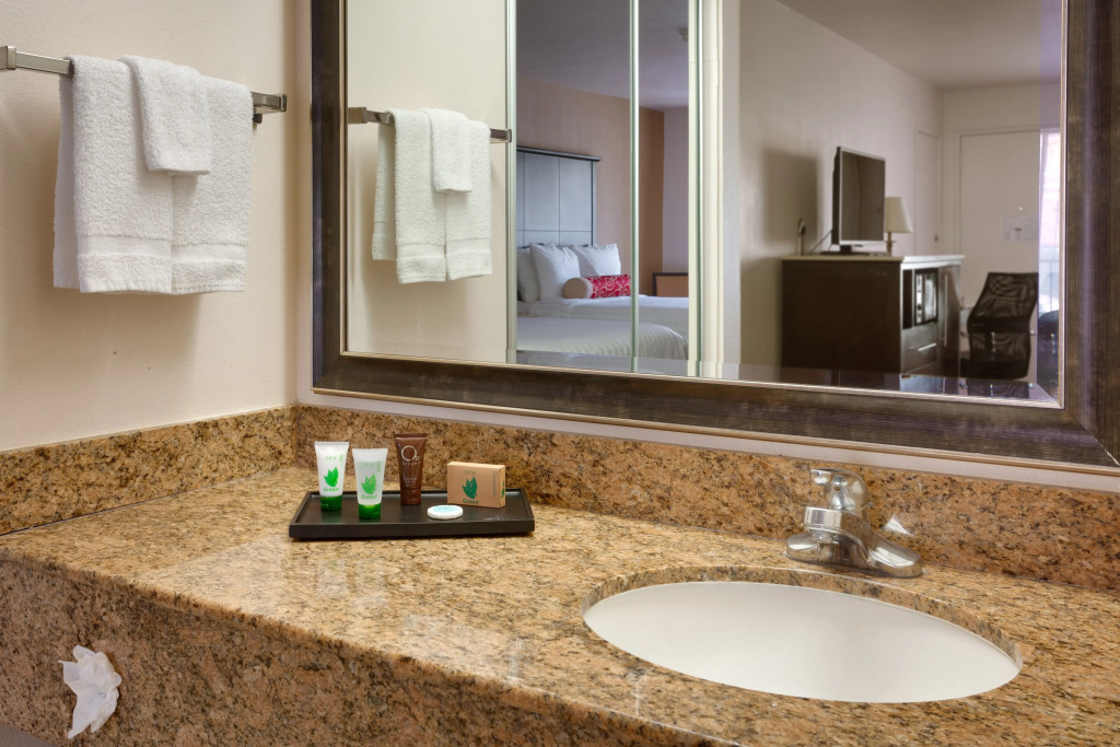 Cortona Inn and Suites Anaheim Resort