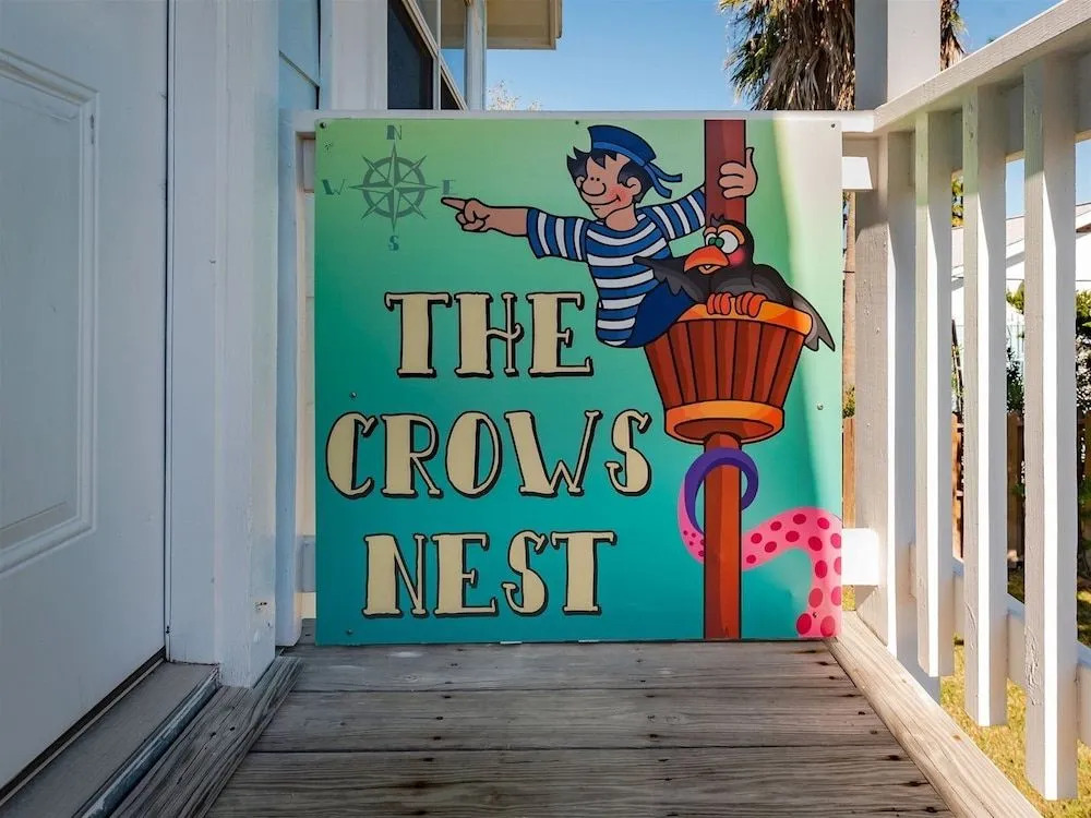 Crows Nest Apartment