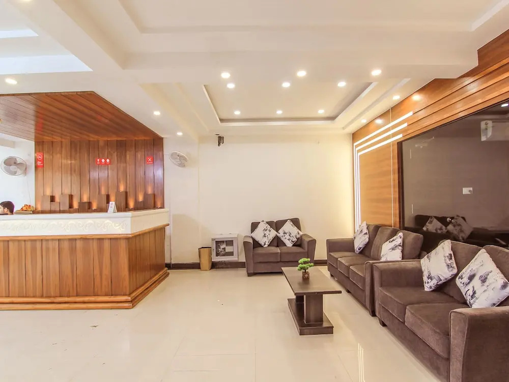 OYO 9941 Hotel P S Grand