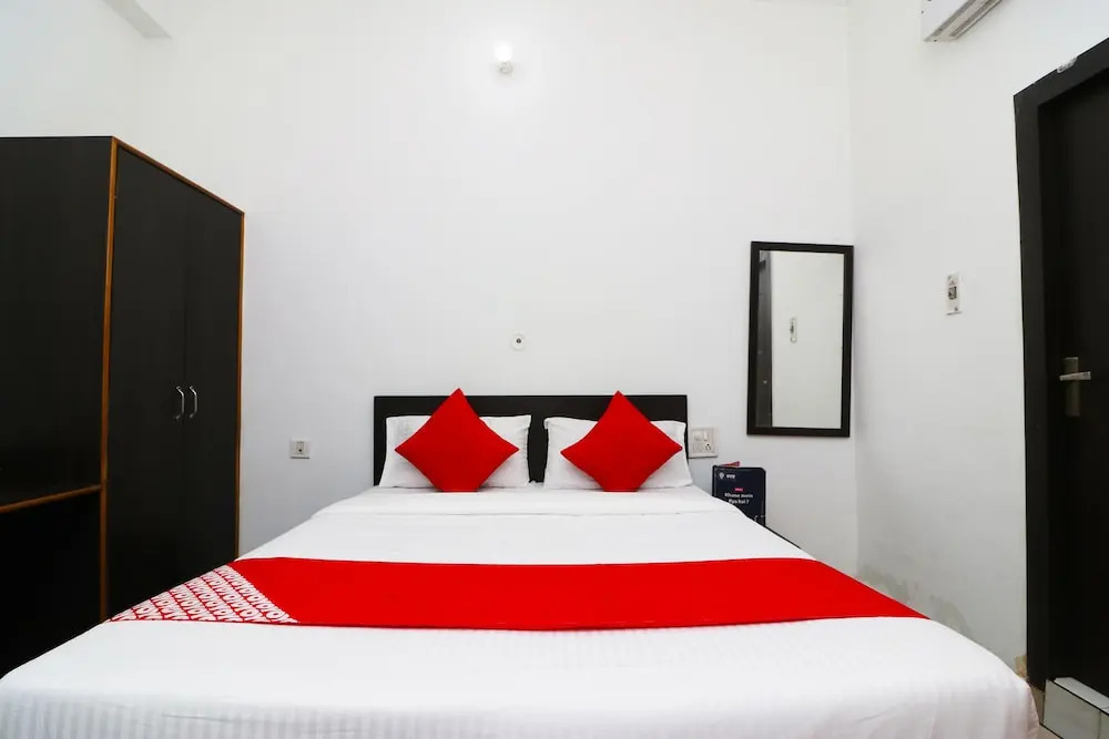 Hotel Ojus Tower by OYO Rooms