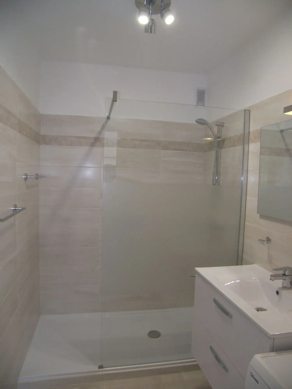 4 bedroom 3 bathrooms sea view Forville Apartment5 mins from the Palais Parking