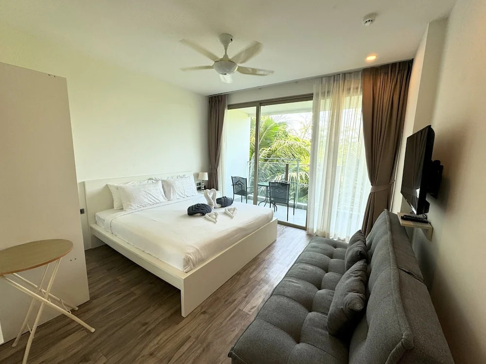 Sea view apartment at Oceana by Lofty