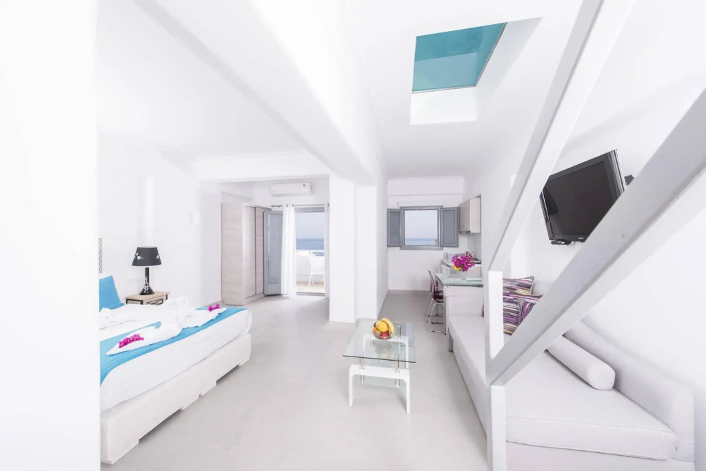 Blue Waves Suites & Apartments