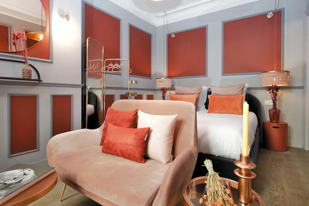 The Lord Byron Suite