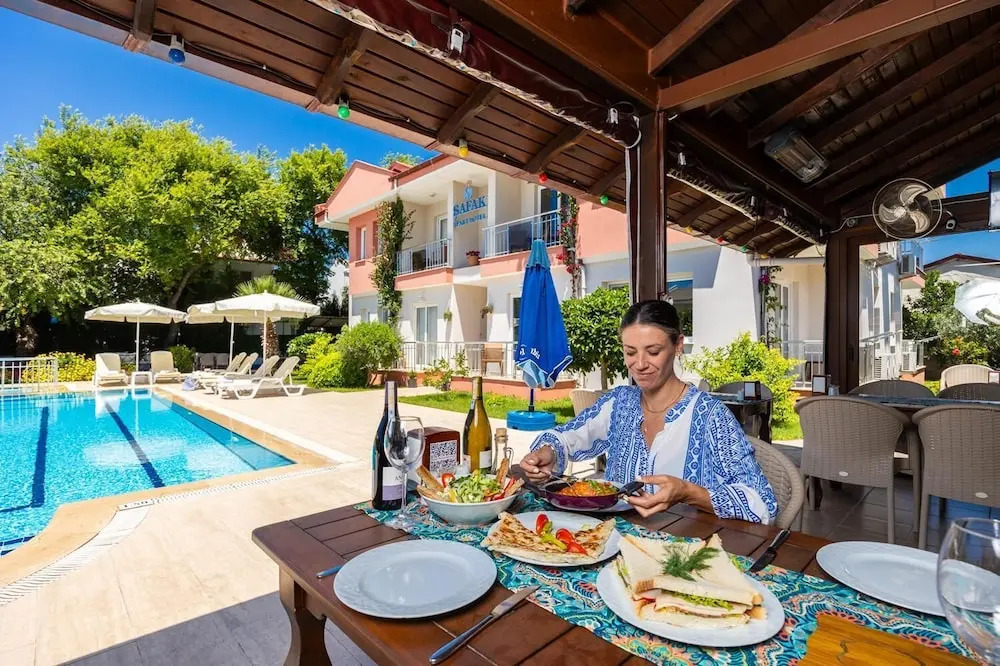 Safak Oasis Hotel