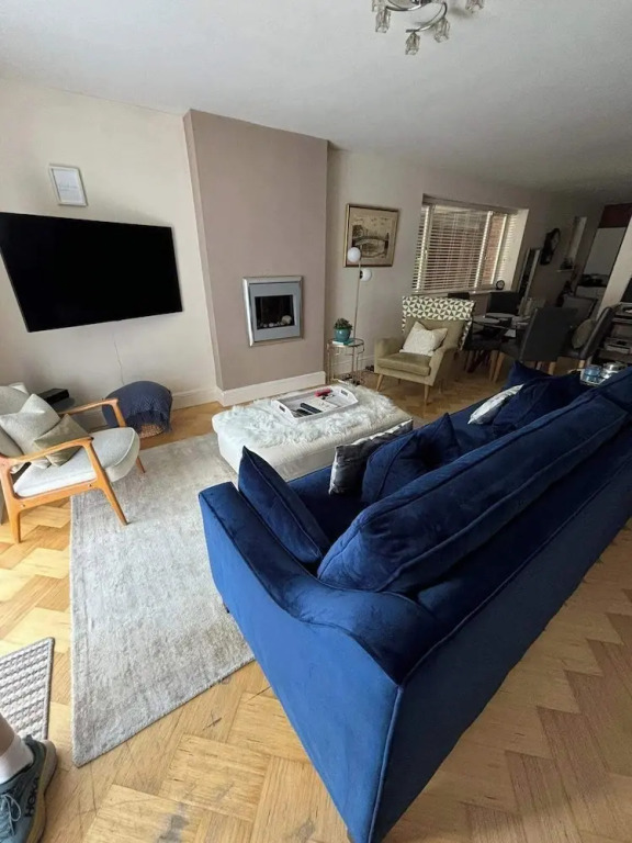 Modern Apt 3 Bedrooms Near Dundrum