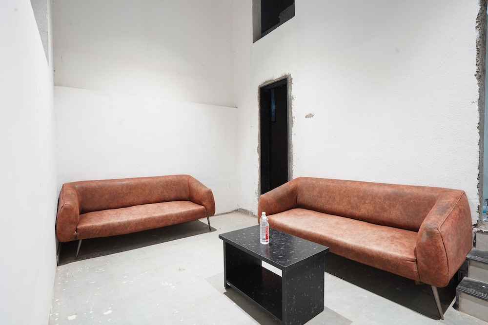 Ay Plus Regency Hotel