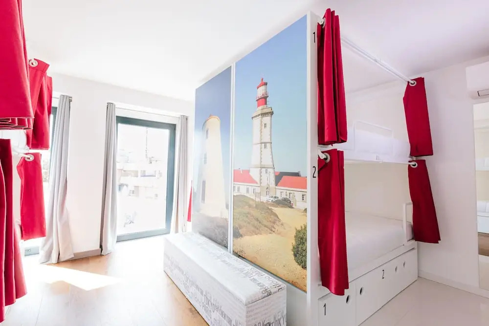 Lisbon South Hostel