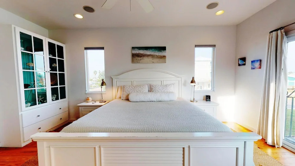 The Mermaid Inn 4 Bedroom Townhouse