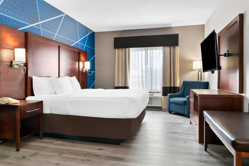 Holiday Inn Express & Suites Southfield - Detroit