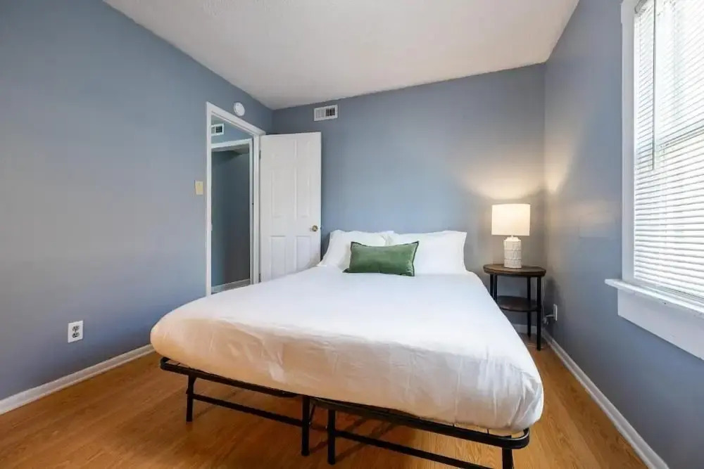 Affordable Quaint Retreat in Indianapolis
