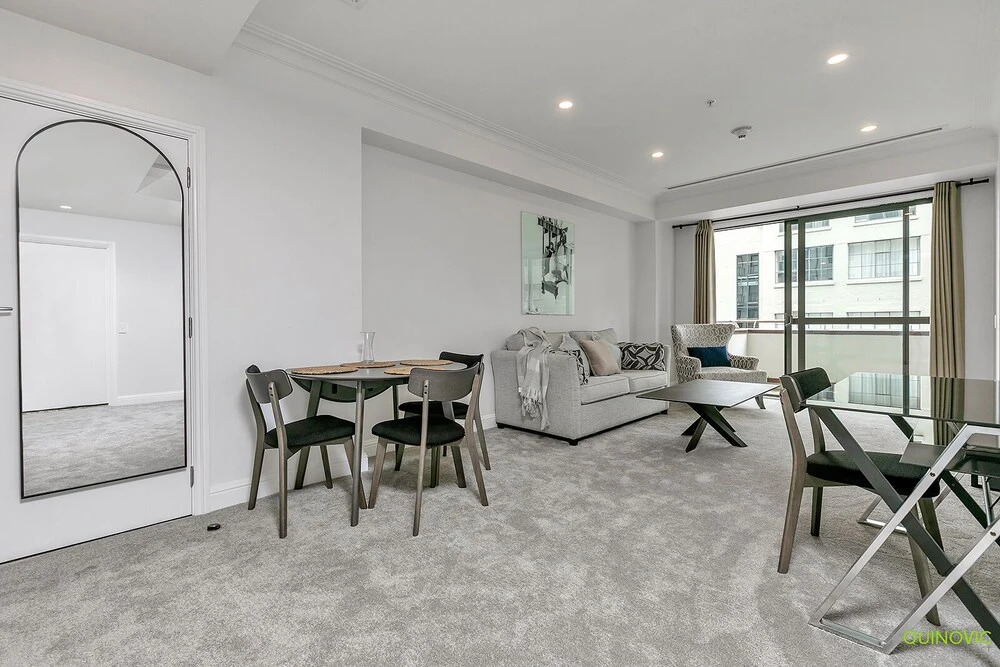 QV Modern Apartment in CBD - 078