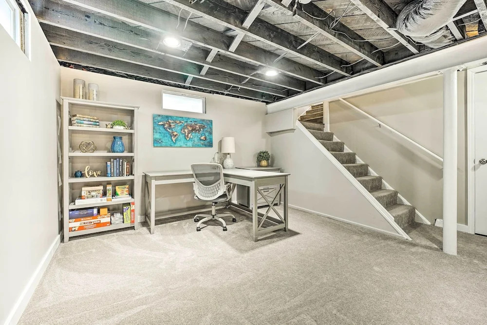 Modern South Bend Getaway ~ 3 Mi to Downtown