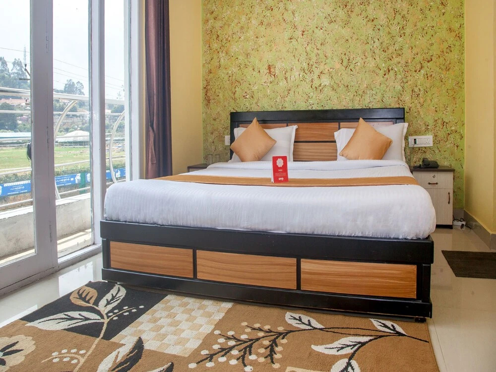 OYO 10673 Time Palace Residency