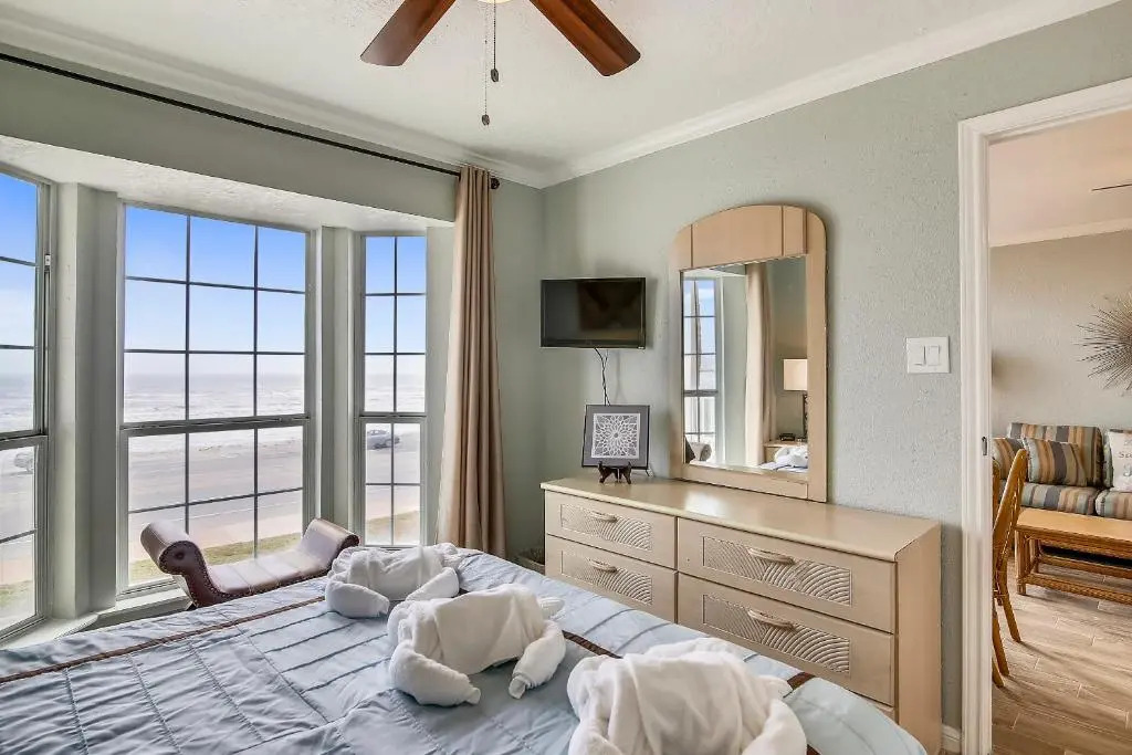 Room with a View by Ryson Vacation Rentals