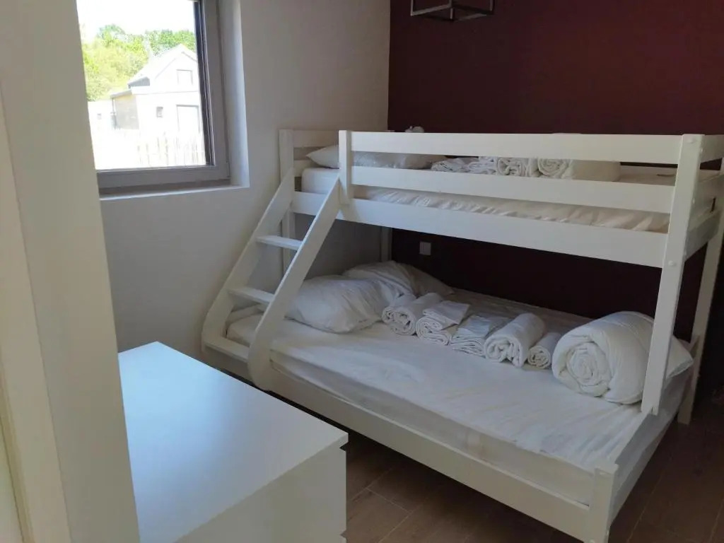 Nouveau ! La cabine du bout du monde -Saint-Mathieu : votre pied-à-terre breton haut standing [PL02]