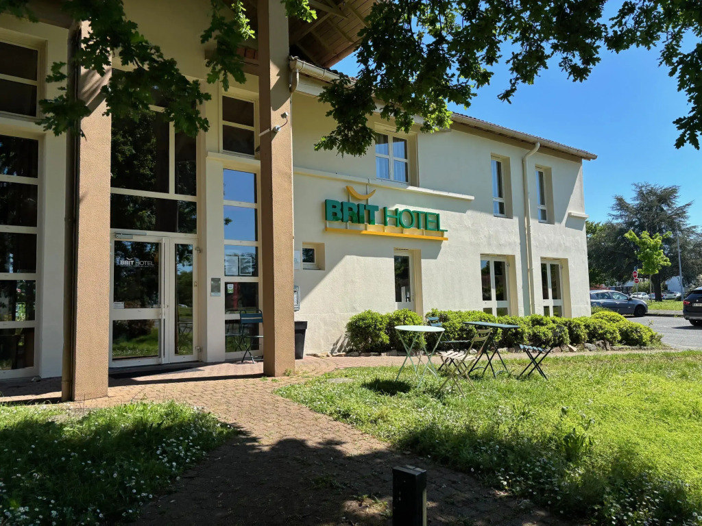 Brit Hotel Essentiel Cholet