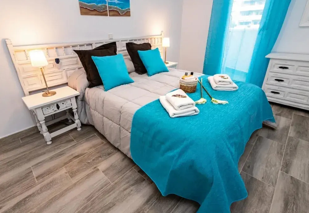 Benal Beach 121 - Modern First Line Beach 2BR Apartment in Benal Beach Resort.