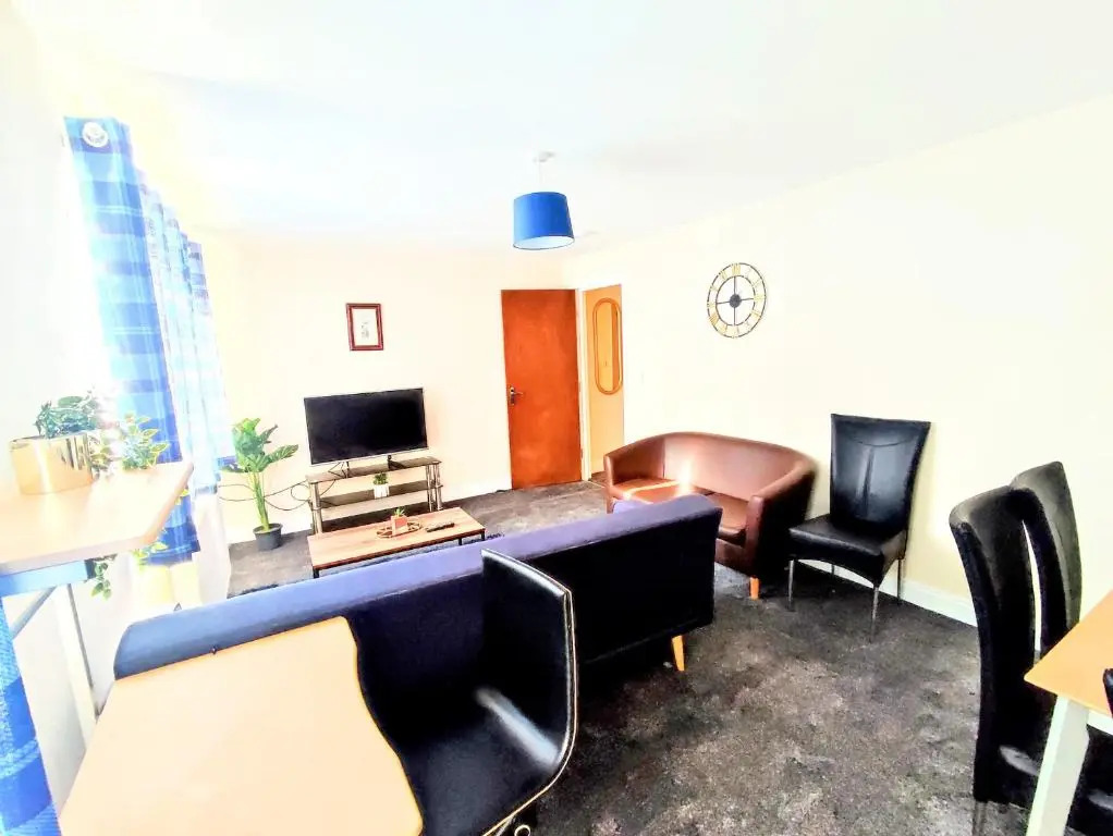 Crystal Suite 3 free private parking