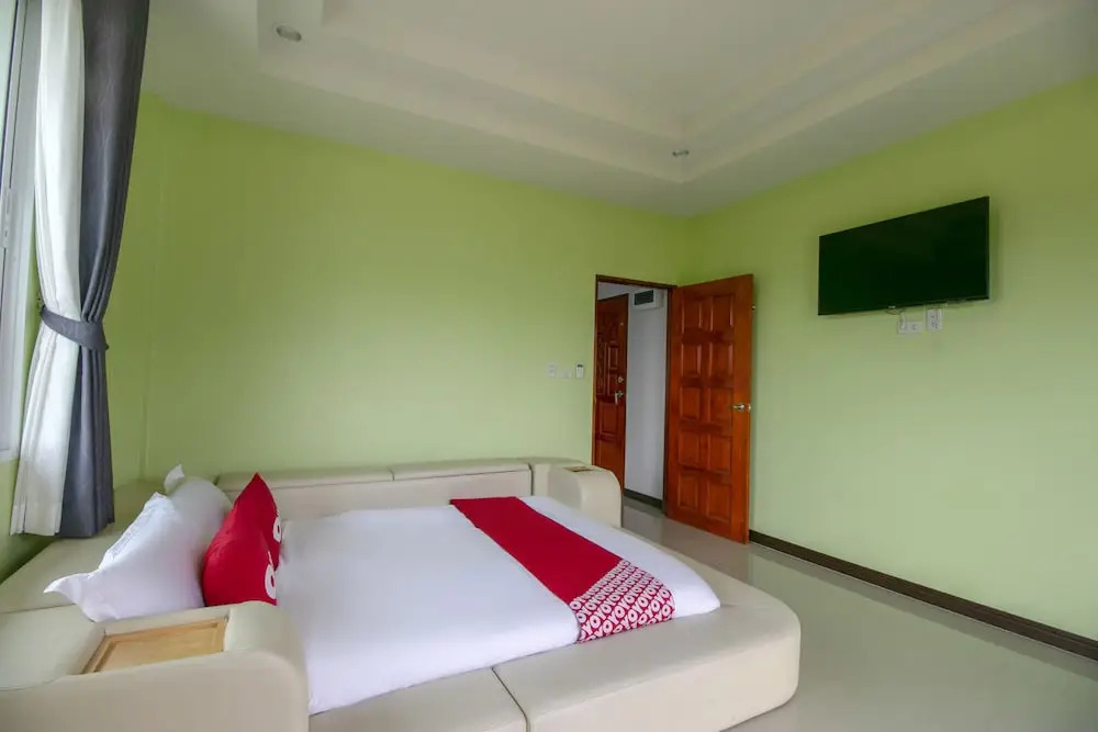 OYO 956 Thachang Resort