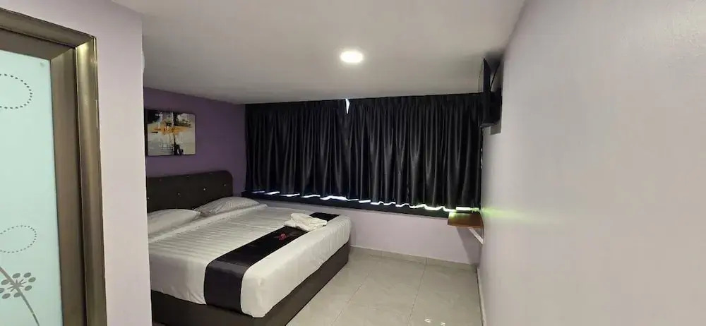 Enrich Hotel Semenyih by uBook