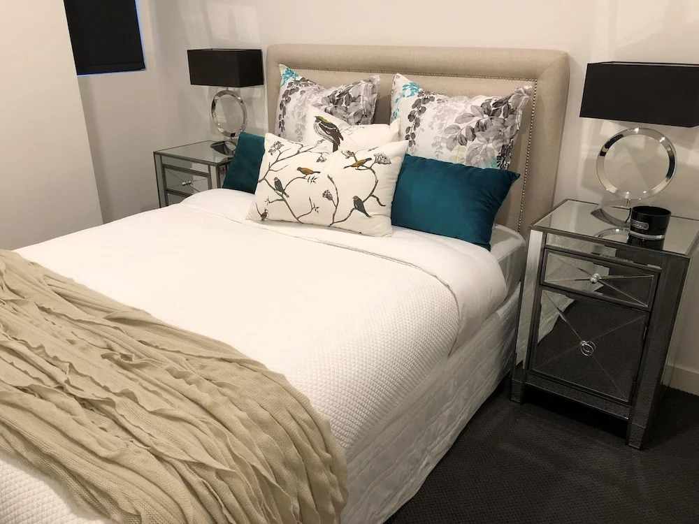 Arena, Unit A1205/75 Shortland Esplanade
