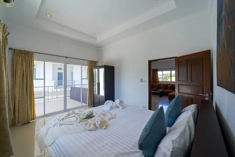 Luxurious 5-Bedroom Private Pool Villa! PV5