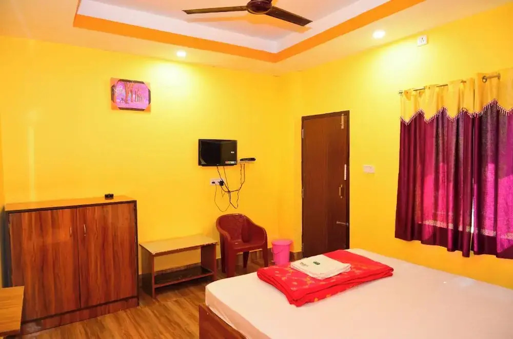 DhamStay Hotel Sahoo Palace Near Beach