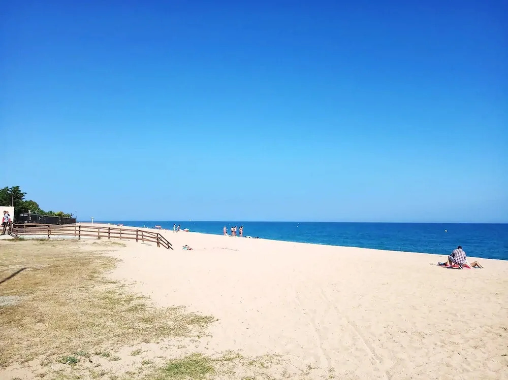 Apartment with 2 Bedrooms in Pineda de Mar, with Wonderful Sea View, Balcony And Wifi - 1 Km From the Beach