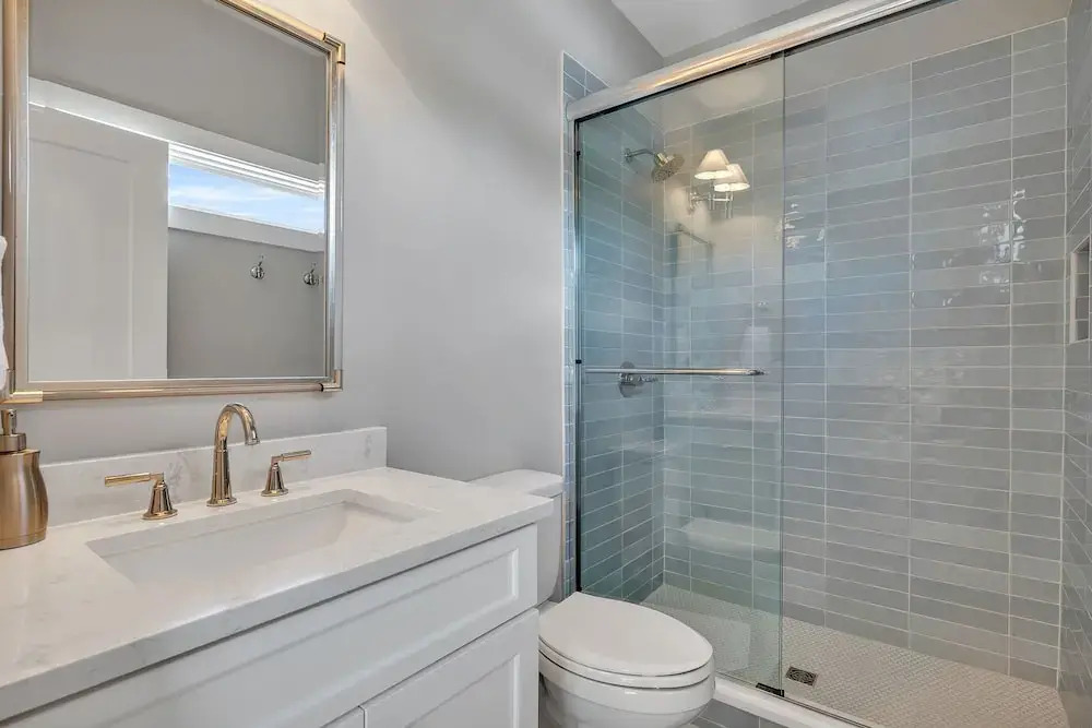 Soprano-private Rooftop-gr8 Walking Location