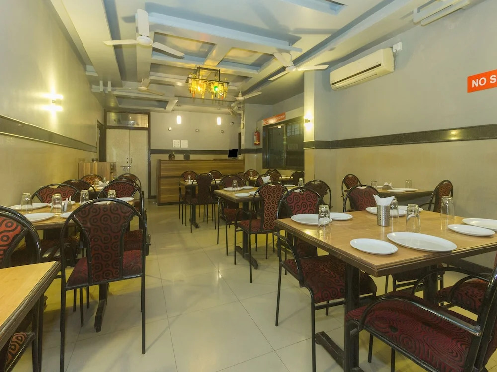 OYO Flagship 18893 Hotel Shweta