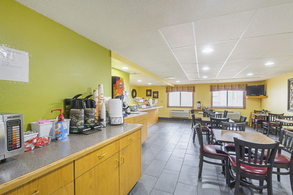 Comfort Inn & Suites Dover near Speedway
