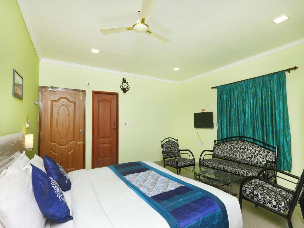 OYO 970 MNR Grand
