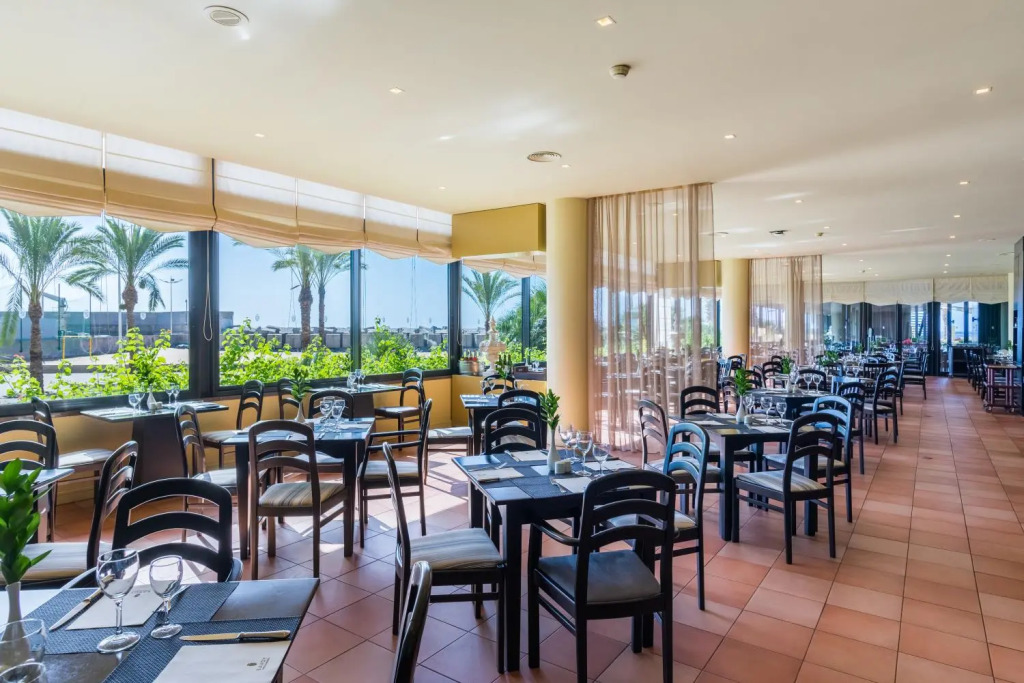 Hotel Calheta Beach