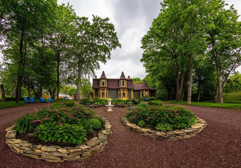 Rose Manor Inn B & B